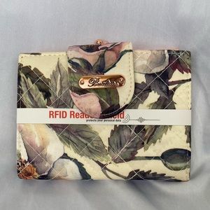 Buxton Anti-Scammer Wallet